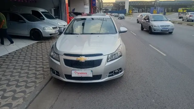 Carro Chevrolet Cruze 2014 HB Sport LTZ 1.8 16V FlexP. 5p Mec