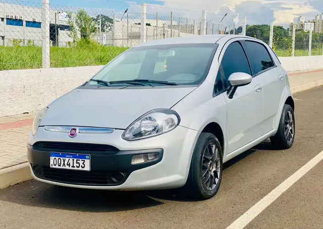 Carro Fiat Punto 2014 Attractive 1.4 (Flex)