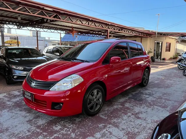 Carro Nissan Tiida 2013 SL 1.8 (flex)