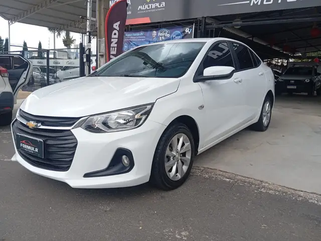 Carro Chevrolet Onix Plus 2020 1.0 LT (Flex)
