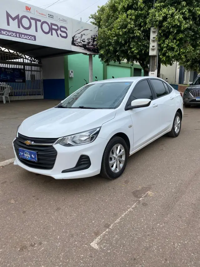 Carro Chevrolet Onix Plus 2023 LT 1.0