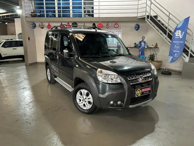 Carro Fiat Doblò 2012 Adventure 1.8 16V (Flex)