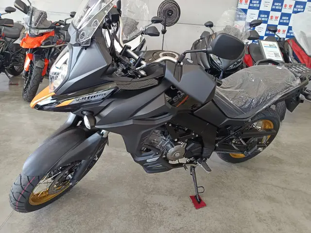 Moto Suzuki V-Strom 2025 650 XT