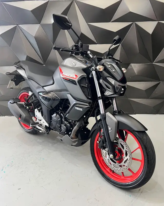 Moto Yamaha Fazer FZ15 2025 Connected