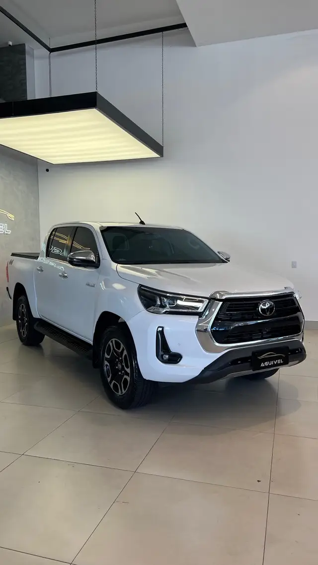 Carro Toyota Hilux Cabine Dupla 2024 SRX 4x4 2.8 Diesel