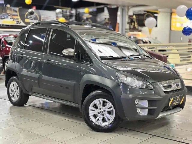 Carro Fiat Idea 2013 Adventure 1.8 16V E.TorQ (Flex)