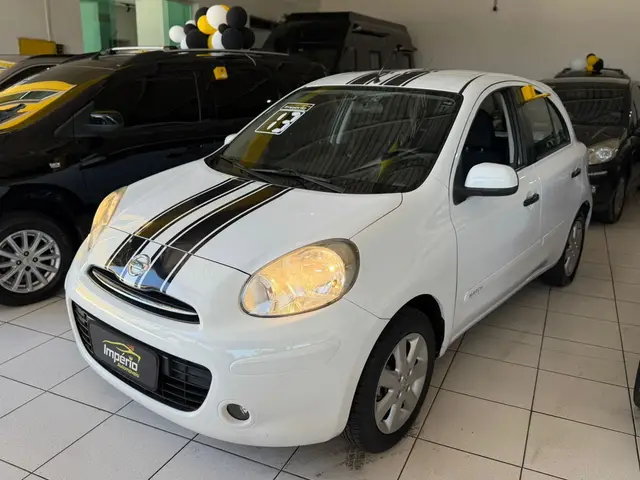 Carro Nissan March 2013 1.6 16V SV (Flex)