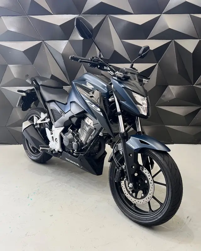 Moto Honda CB 300F Twister 2025 (ABS)