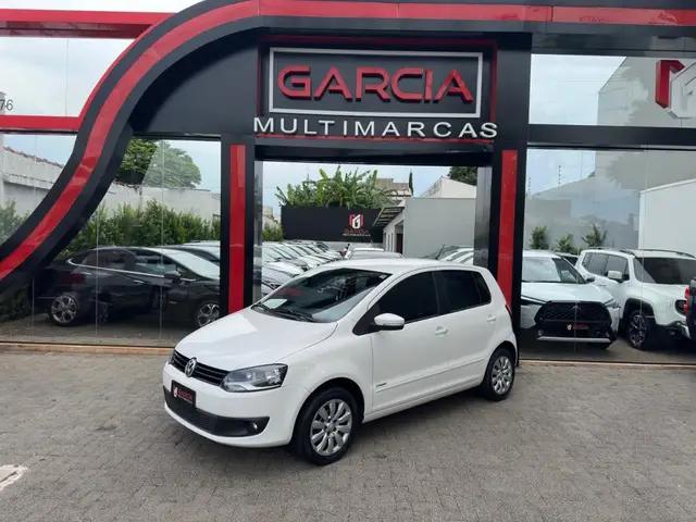 Carro Volkswagen Fox 2014 1.0 TEC (Flex) 4p