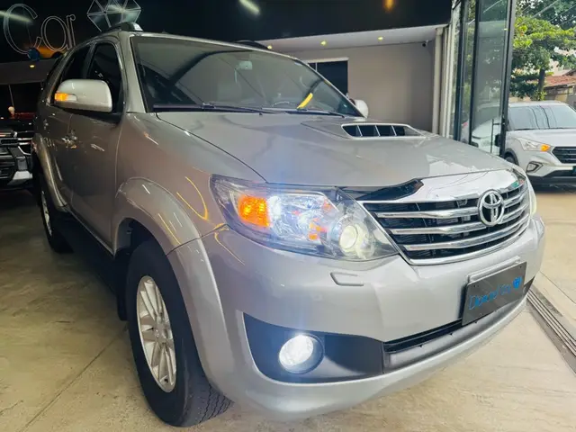 Carro Toyota SW4 2015 Hilux  3.0 TDI 4x4 SRV 5L