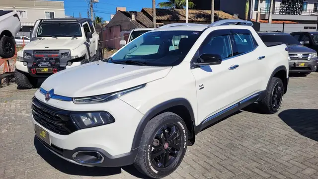 Carro Fiat Toro 2018 Volcano 2.0 diesel AT9 4x4
