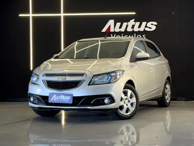Carro Chevrolet Onix 2015 1.4 LTZ SPE/4 (Aut)