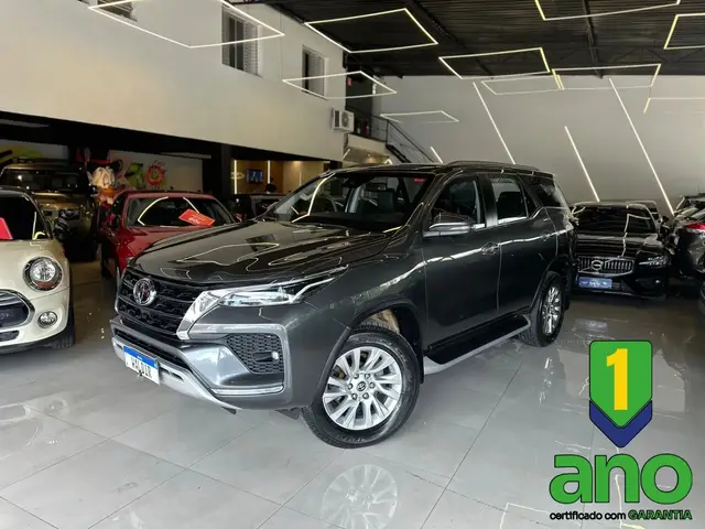 Carro Toyota SW4 2021 SRX 2.8 turbodiesel 7L 4x4 (Aut)