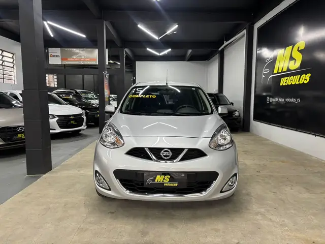 Carro Nissan March 2015 1.6 16V SV (Flex)