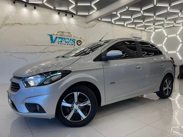 Carro Chevrolet Onix 2018 1.4 LTZ SPE/4