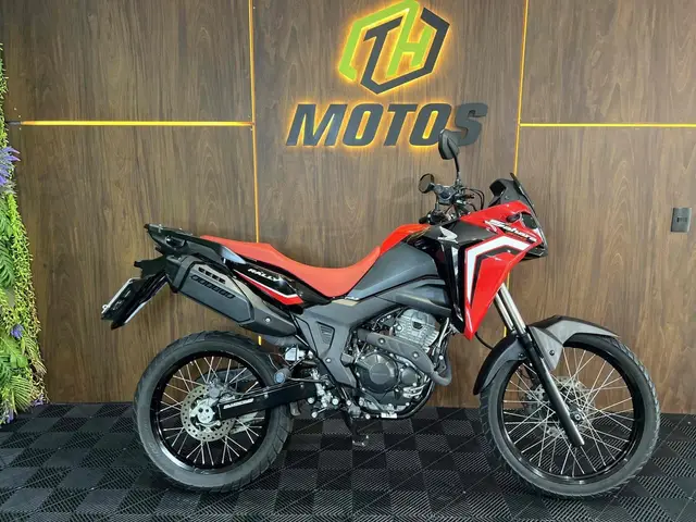 Moto Honda XRE Sahara 300 2025 Rally