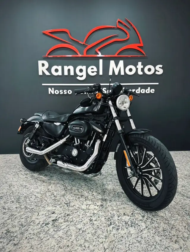 Moto Harley-Davidson Sportster XL 883 2015 Iron