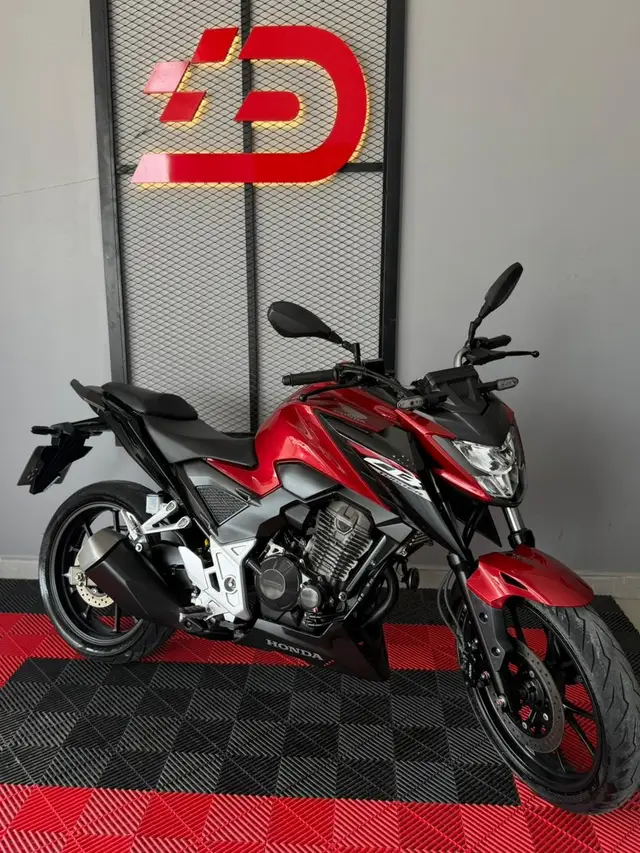 Moto Honda CB 300F Twister 2025 (ABS)