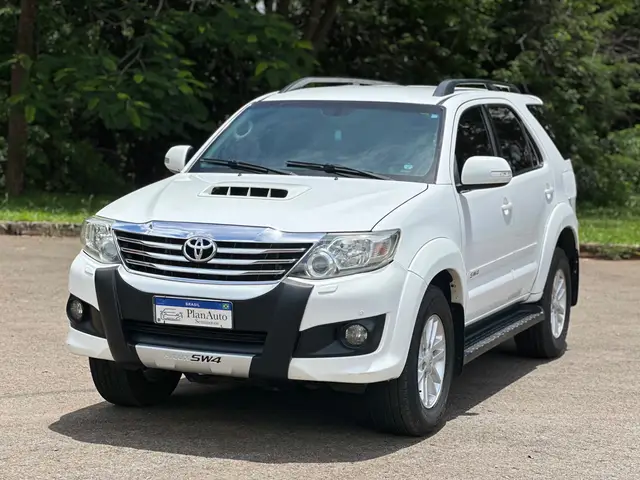 Carro Toyota Hilux SW4 2014 3.0 TDI 4x4 SRV 5L