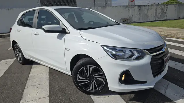 Carro Chevrolet Onix 2024 LT 1.0