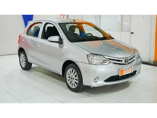 Carro Toyota Etios 2016 X 1.3 (Flex)
