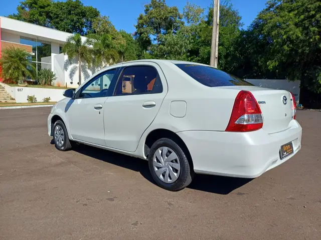 Carro Toyota Etios Sedan 2018 XS 1.5 (Aut) (Flex)