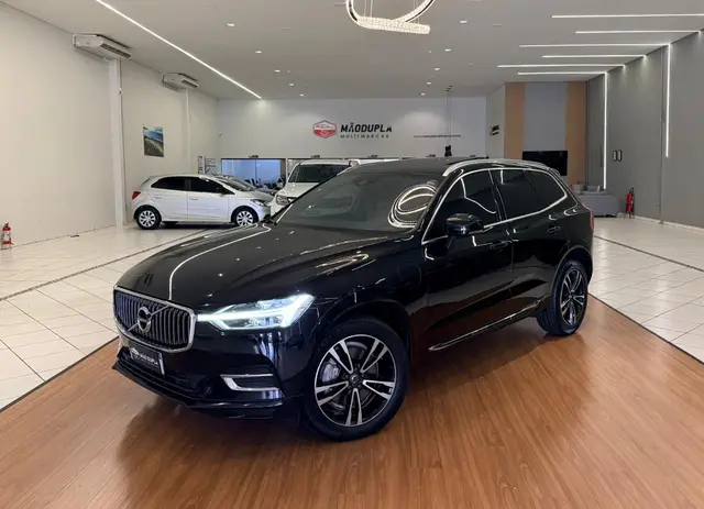 Carro Volvo XC60 2021 Momentum T8 2.0 Hybrid AWD (Aut)