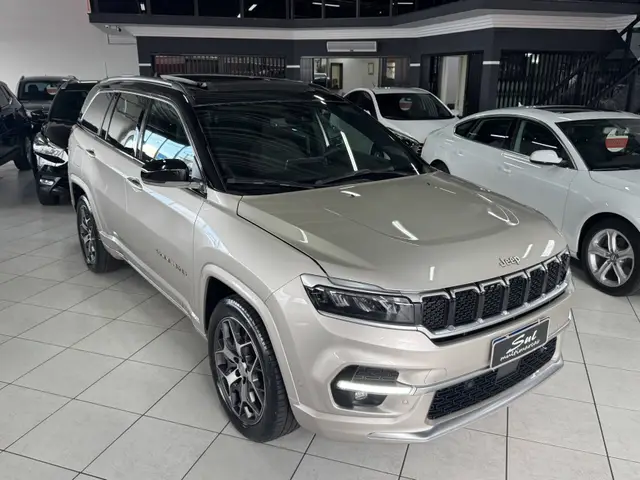 Carro Jeep Commander 2023 Limited 1.3 T270