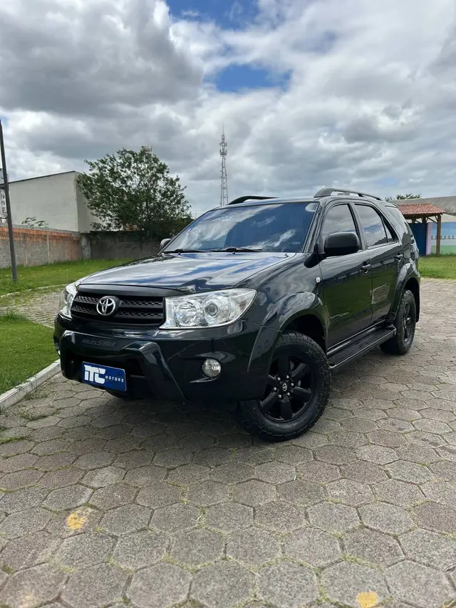 Carro Toyota Hilux SW4 2010 SR 4x2 2.7 VVT-i