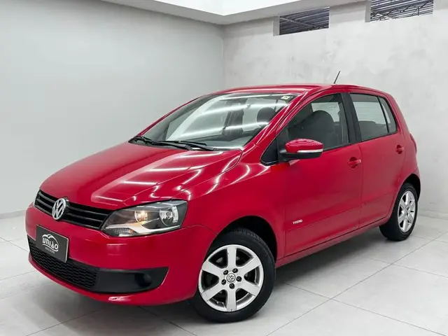 Carro Volkswagen Fox 2014 1.0 TEC (Flex) 4p