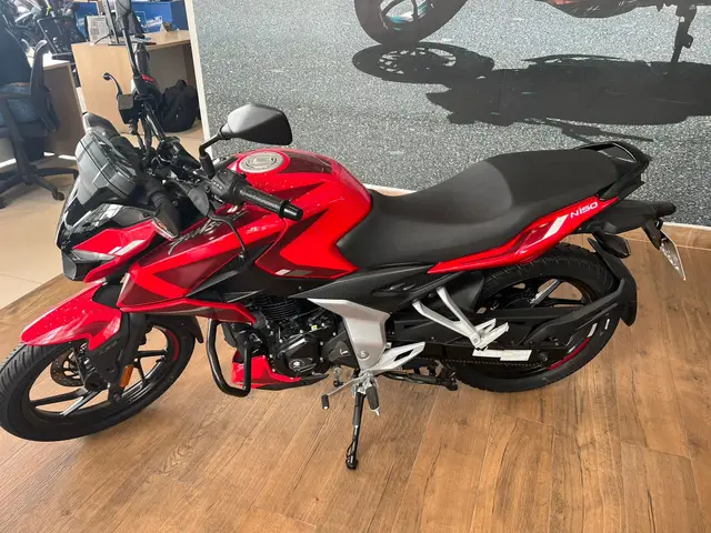 Moto Bajaj Pulsar 2026 N150