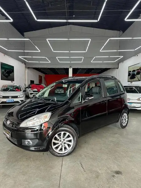 Carro Fiat Idea 2012 Attractive 1.4 8V (Flex)