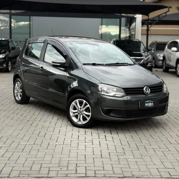 Carro Volkswagen Fox 2014 1.0 TEC (Flex) 4p