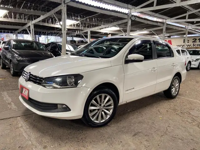 Carro Volkswagen Voyage 2015 1.6 VHT Comfortline