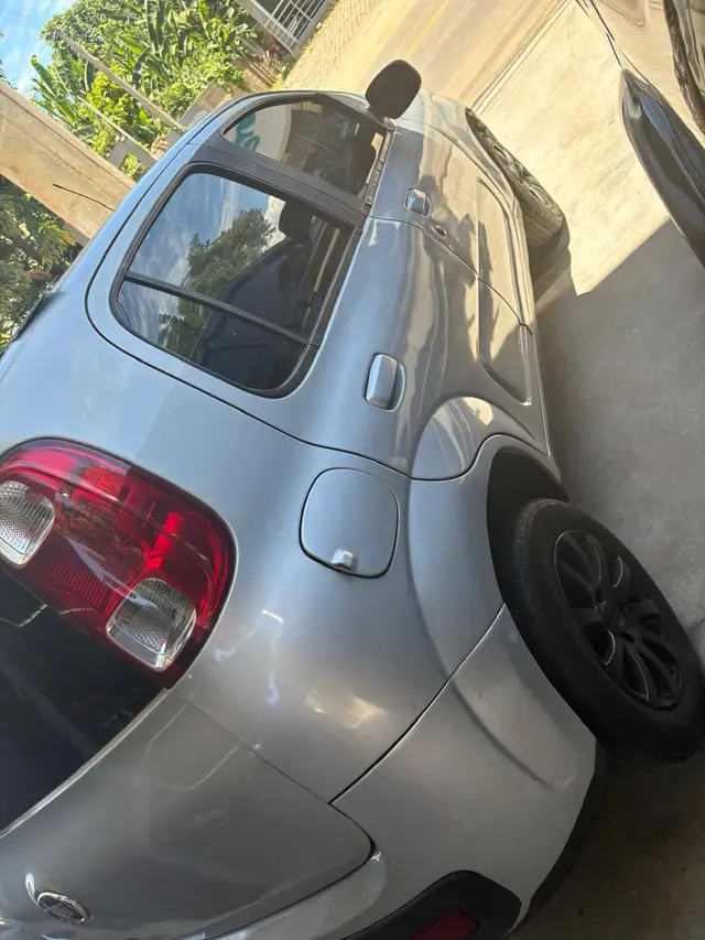 Carro Fiat Uno 2011 Vivace 1.0 8V (Flex) 4p