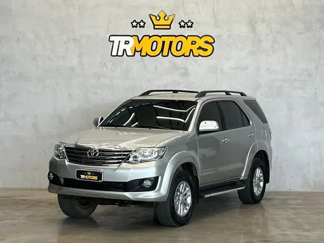 Carro Toyota Hilux SW4 2013 SR 2.7 4X2 (Aut)