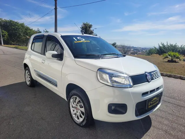 Carro Fiat Uno 2015 Evolution 1.4 8V (Flex) 4p