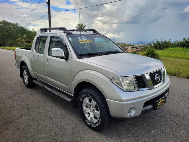 Carro Nissan Frontier 2012 LE 4x4 2.5 16V (cab. dupla) (aut)