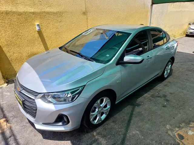 Carro Chevrolet Onix Plus 2023 LT 1.0 Turbo
