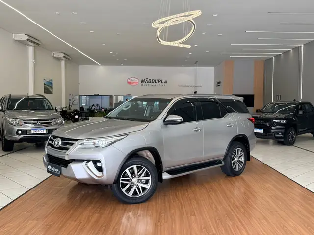 Carro Toyota SW4 2019 2.8 TDI SRX 5L 4x4 (Aut)