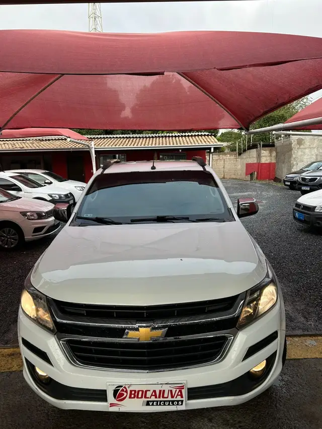 Carro Chevrolet S10 Cabine Dupla 2017 S10 2.5 ECOTEC SIDI Advantage 4x2 (Cabine Dupla)