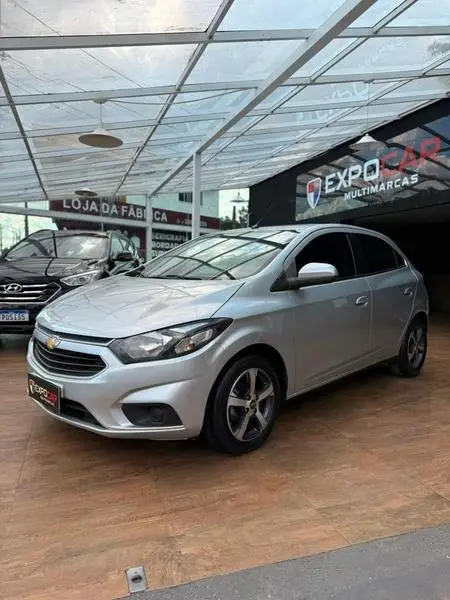 Carro Chevrolet Onix 2017 1.4 Activ SPE/4