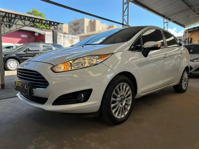 Carro Ford New Fiesta Sedan 2014 1.6 Titanium (Flex)