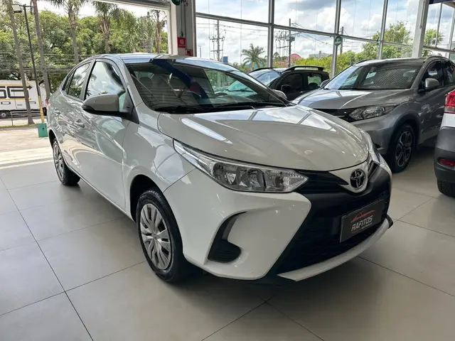 Carro Toyota Yaris Sedan 2024 XL 1.5 Flex 16V 4p Aut.