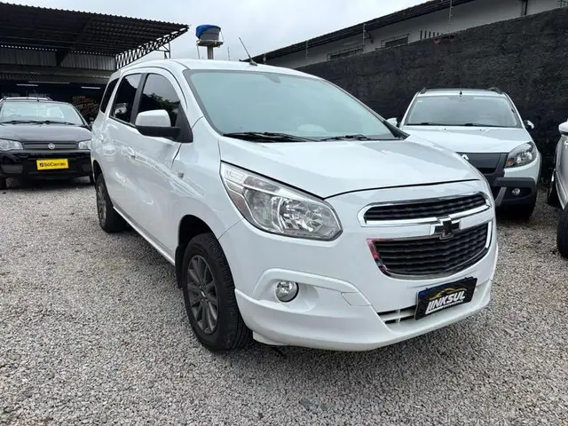 Carro Chevrolet Spin 2014 Advantage 5S 1.8 (Flex)