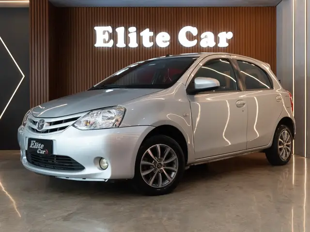 Carro Toyota Etios 2015 Cross 1.5 (Flex)