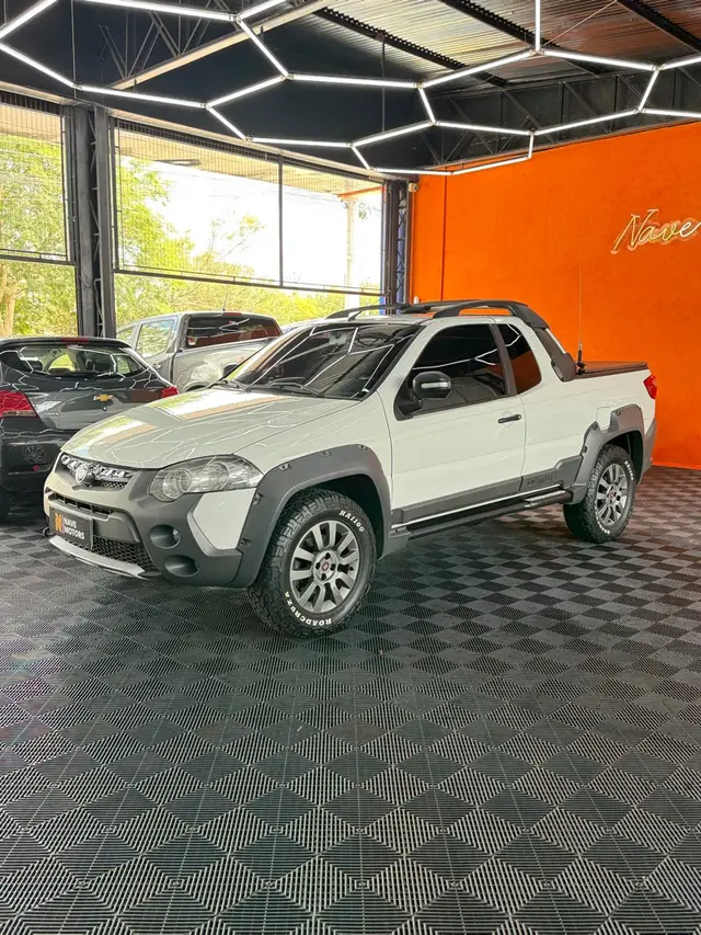 Carro Fiat Strada 2014 Adventure 1.8 16V (Flex) (Cabine Estendida)