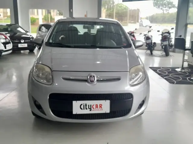 Carro Fiat Palio 2014 Attractive 1.4 8V (Flex)