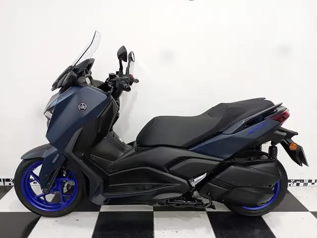 Moto Yamaha XMax 2025 250 Connected