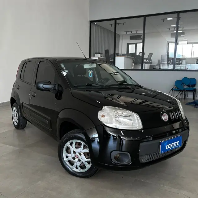 Carro Fiat Uno 2014 Vivace Celeb. 1.0 8V (Flex) 4p